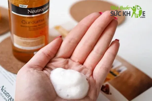 Sữa rửa mặt tạo bọt Neutrogena Curcuma Clear