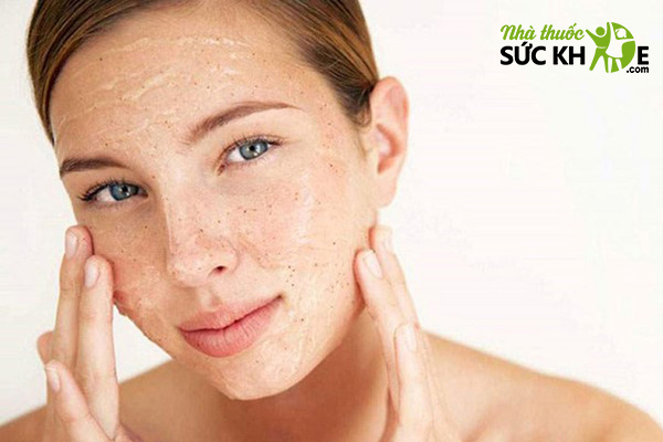 Tẩy tế b&agrave;o chết l&agrave;m sạch da
