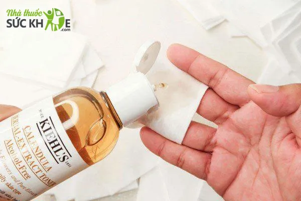 Toner hoa cúc Kiehl’s Calendula Herbal Extract Alcohol