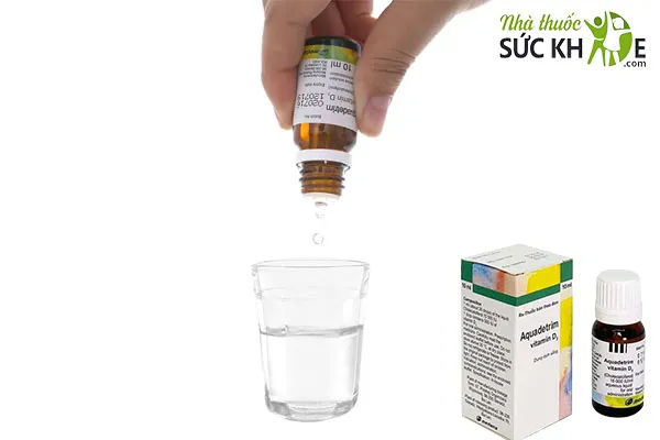 C&oacute; thể pha lo&atilde;ng Vitamin D3 Aquadetrim với nước để cho b&eacute; uống